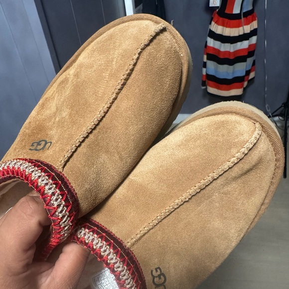 UGG platform tazz Brown Suede Slip-Ons with Red Trim - Picture 7 of 16